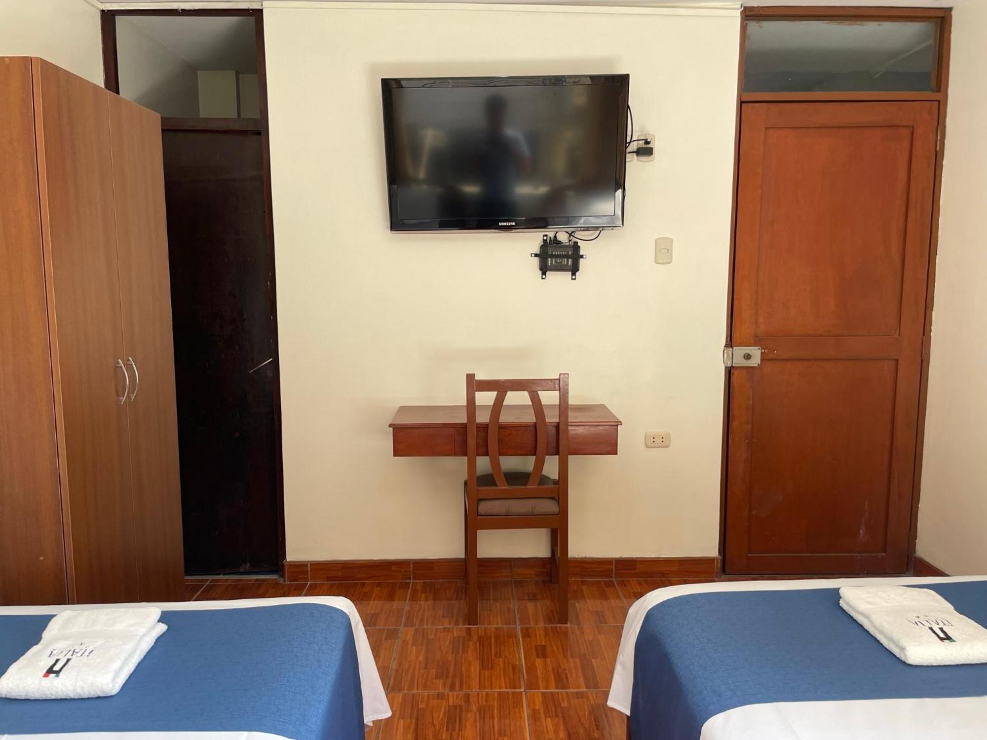 Hotel Italia I تشيكلايو المظهر الخارجي الصورة